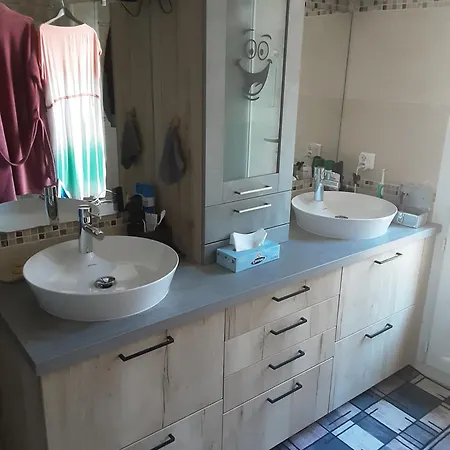Chambre Chez L'Habitant בית אירוח Valréas